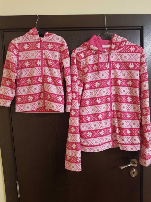 Еднакви суичъри мама и мини