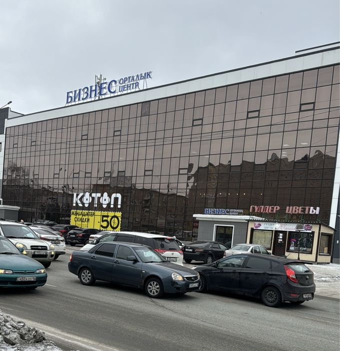 Продаётся маникюрный стол