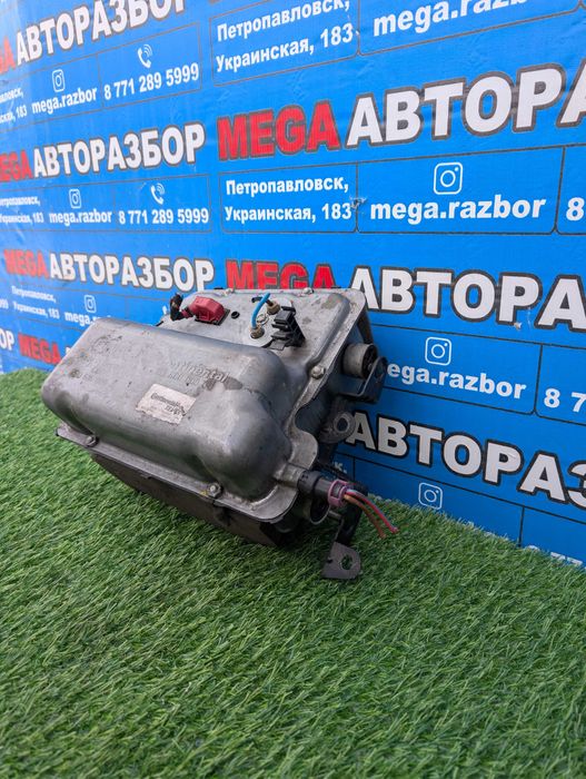 Компрессор пневмоподвески на Ауди А6С5 / Audi A6C5