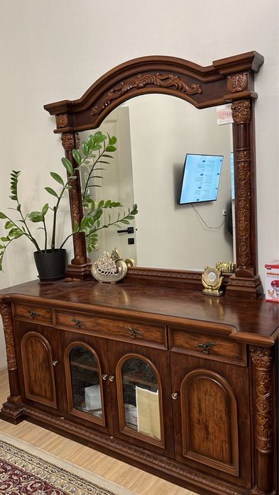 Продается Сервант комплект