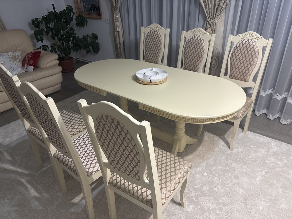 Masa cu 6 scaune impecabila