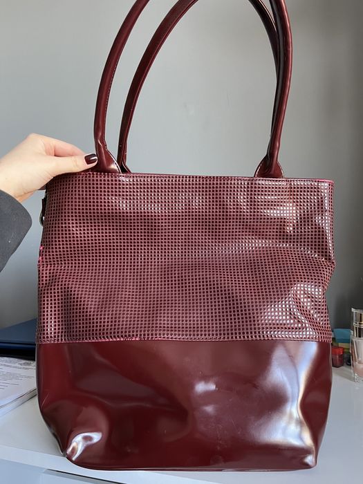 Тъмночервена дамска чанта