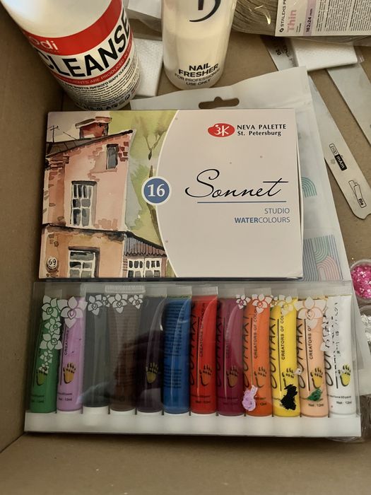 Декорации за маникюр- фолио, четки, бои, камъчета и др