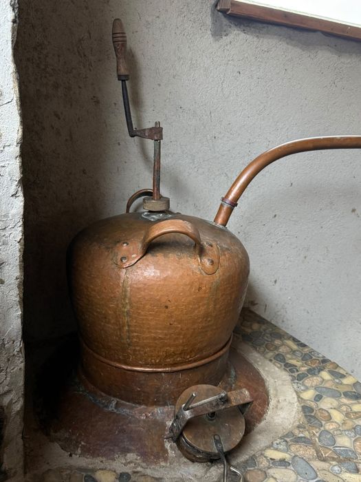Cazan tuica si surub presa