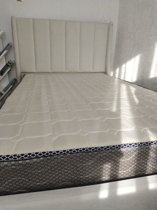 Продам кровать полутораспальная