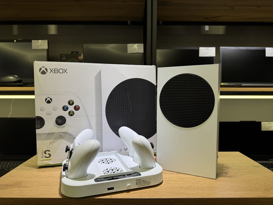 Приставка XBOX Series S, 512 GB SSD, 2 джойстика, 1475/А10