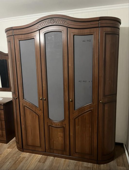 Спальный гарнитур