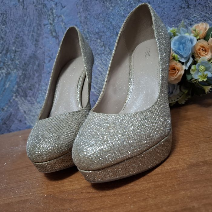 Каблуки блестящие на шпильке