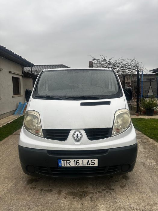 Vând Renault trafic