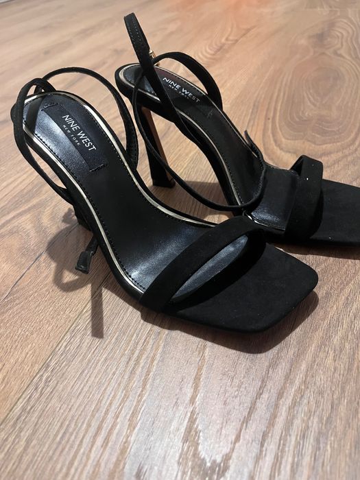 Черни нови сандали на ток Nine West