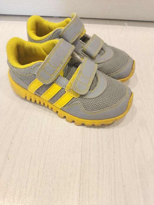 Кроссовки детские