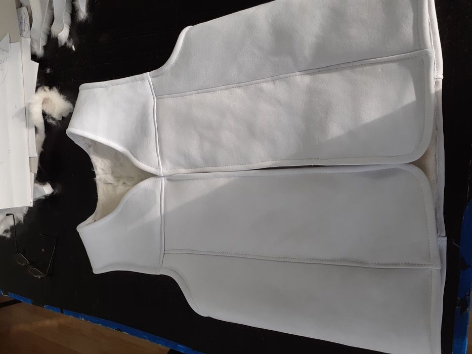 Елек от естествена кожа