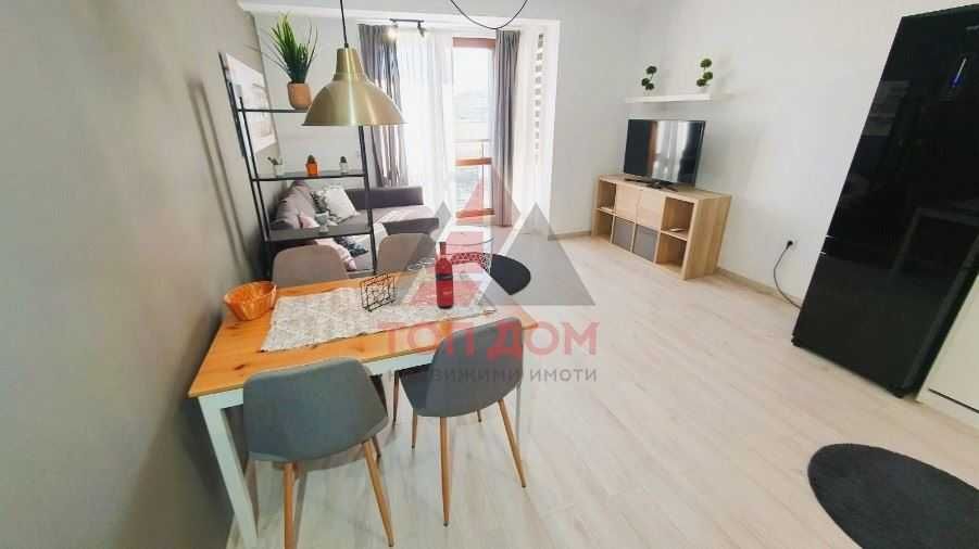 Дава се под наем Тристаен апартамент в Варна, Център - 84 кв.м за 1632 € - Снимка #2