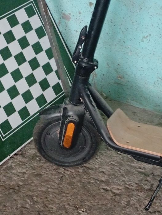 Navigație auto și o trotineta electrica