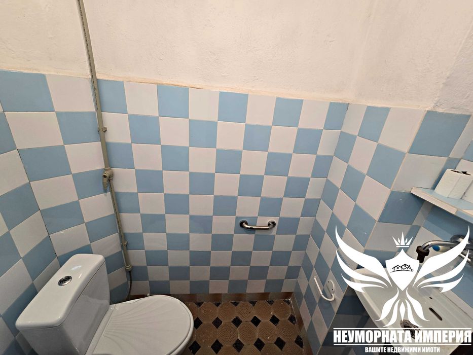 Продавам четиристаен апартамент 94кв. 1ет. гр.Асеновград, кв.Изток