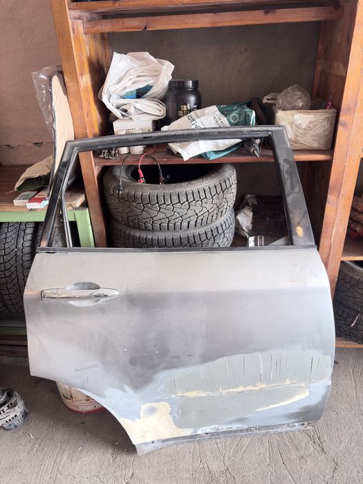 Продам двери субару