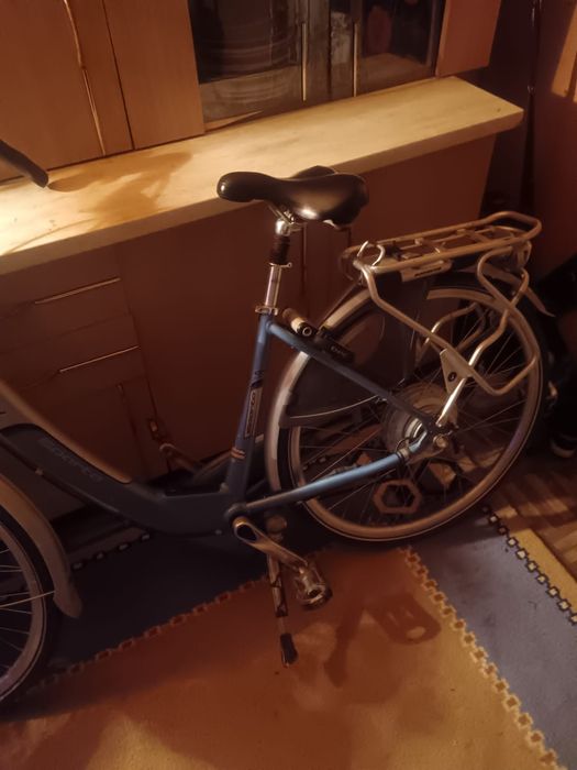 Vând bicicleta electrica marca sparta ion m,gear