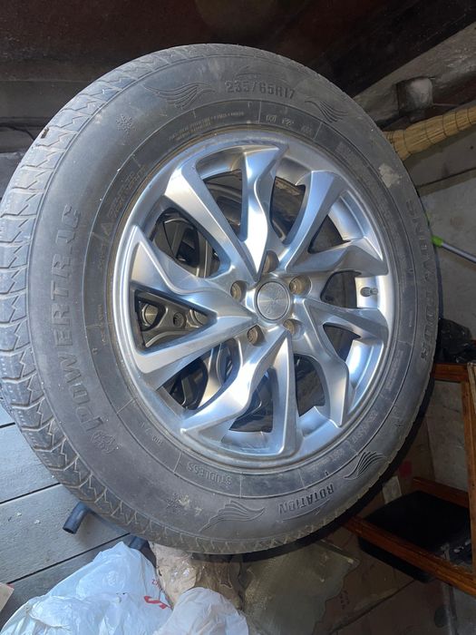 Продам комплект зимних колес R17