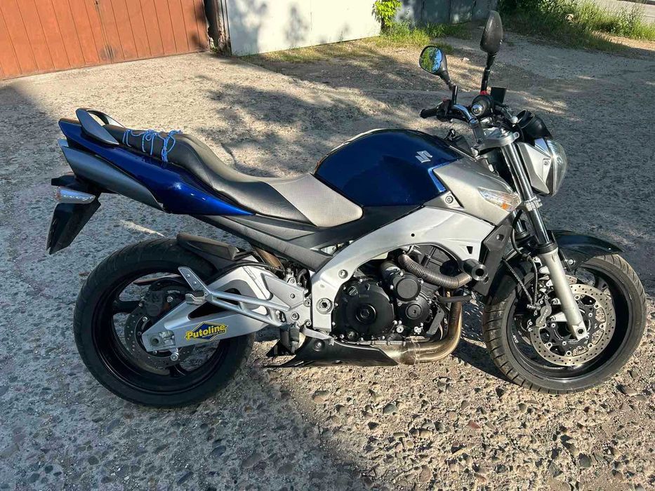 Suzuki GSR 600 година 2006
