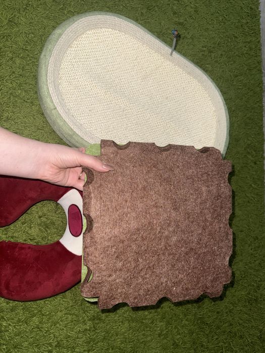 Когтеточки и игрушки коту