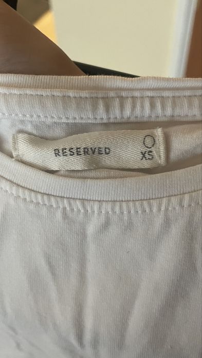 Бяла тениска-reserved