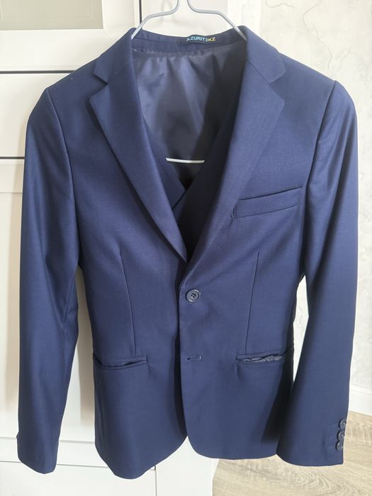 Костюм  школьный