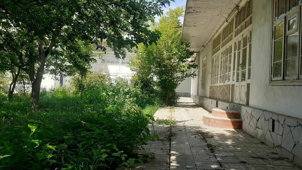 Payariq  tuman markazida uy joy sotiladi