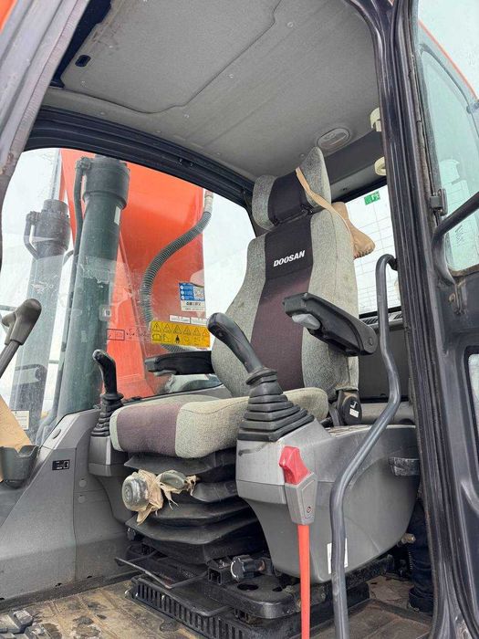 Гусеничный Экскаватор DOOSAN DX215