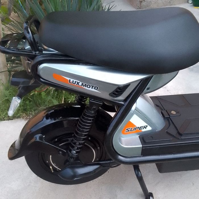 Срочно сотилади пул зарил