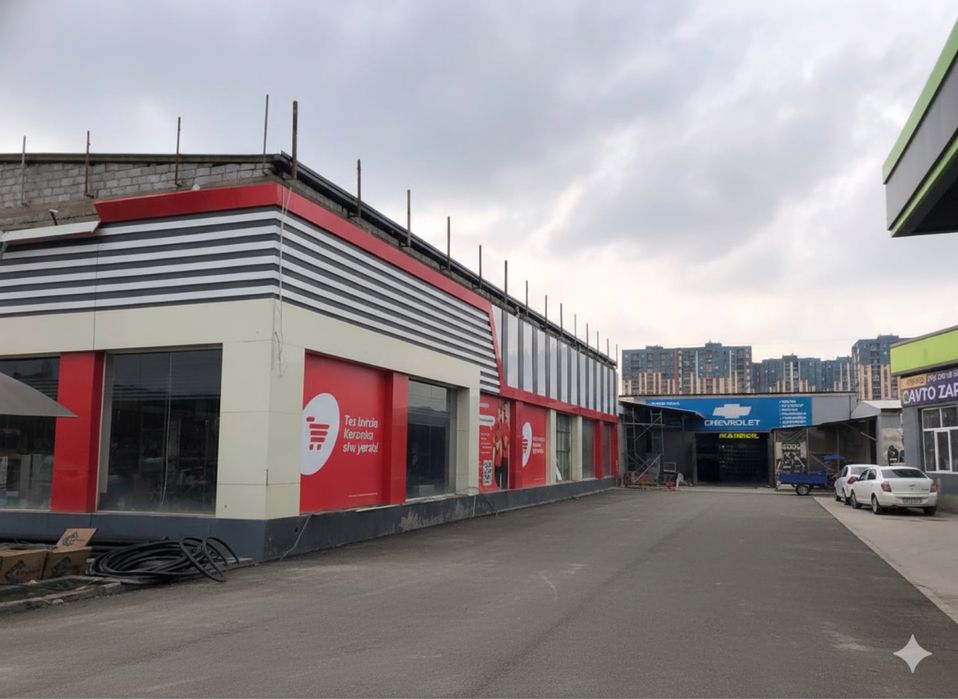 Сдам помещение рядом с корзинкой (865м2) под магазин одежды или другое