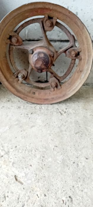 Cauciucuri și genți de vânzare 1200 lei Bucata