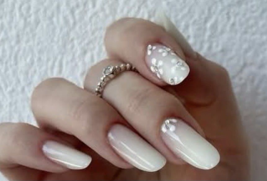 Unghii cu gel 100 lei