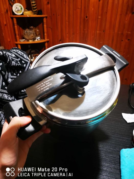 Тенджера под налягане