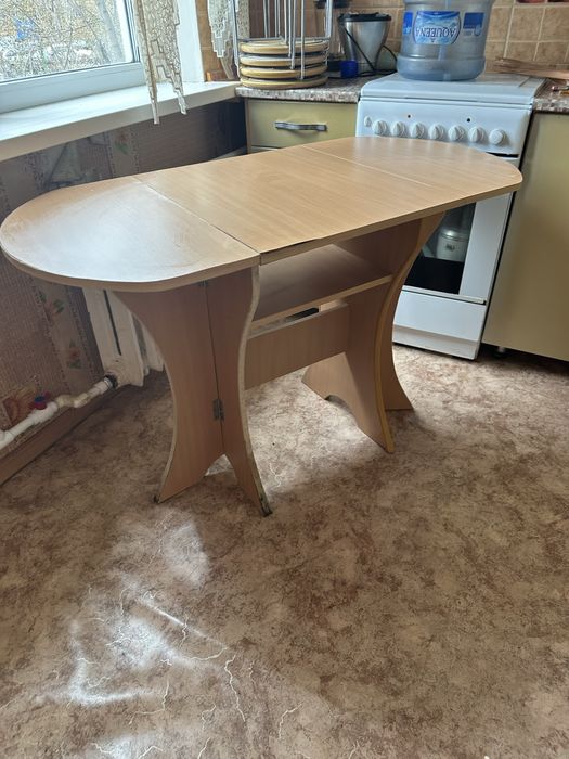 Продам диван угловой