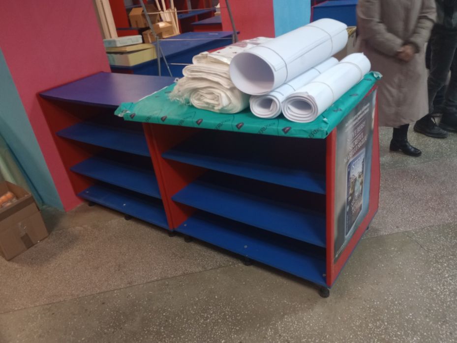 Vând vitrine   30 lei bucata