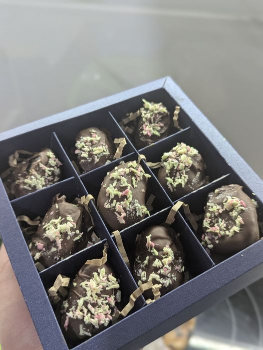 Финики мендальные в шоколаде