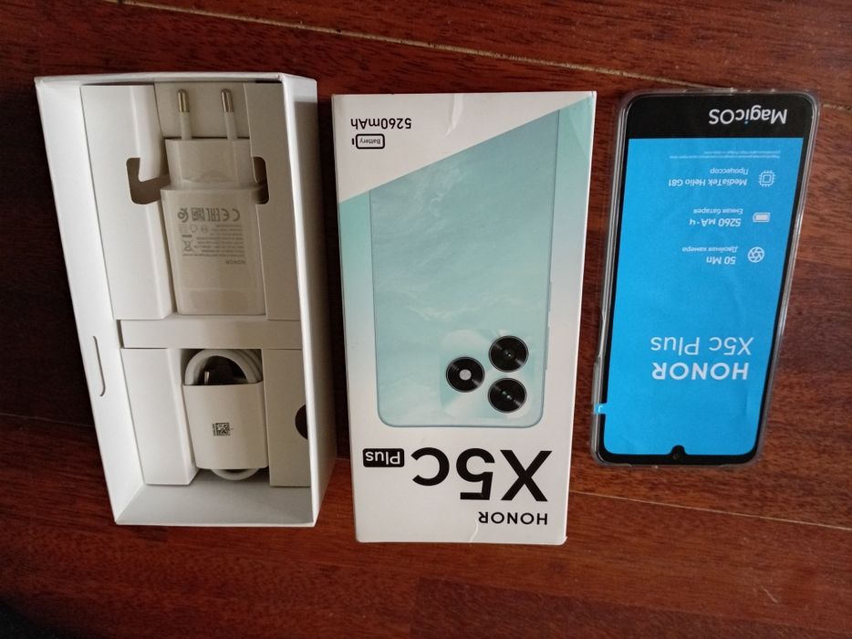 Продам новый телефон Honor.
