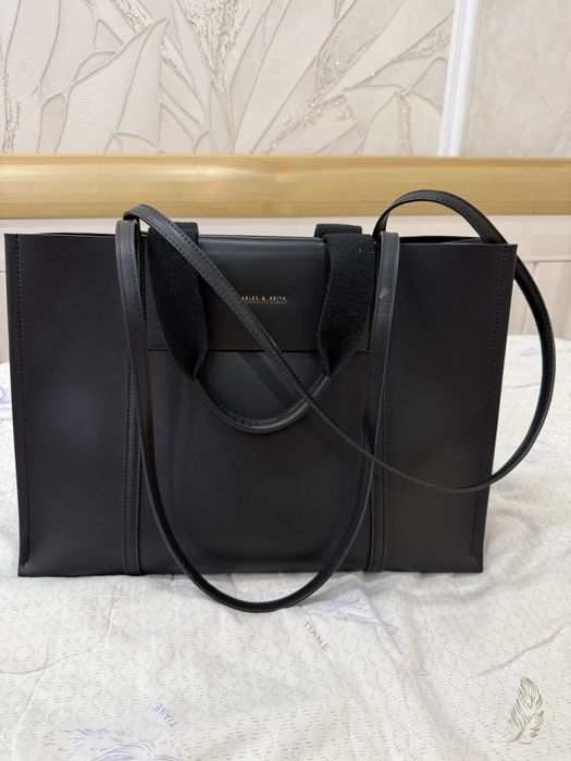 Сумка Charles & Keith