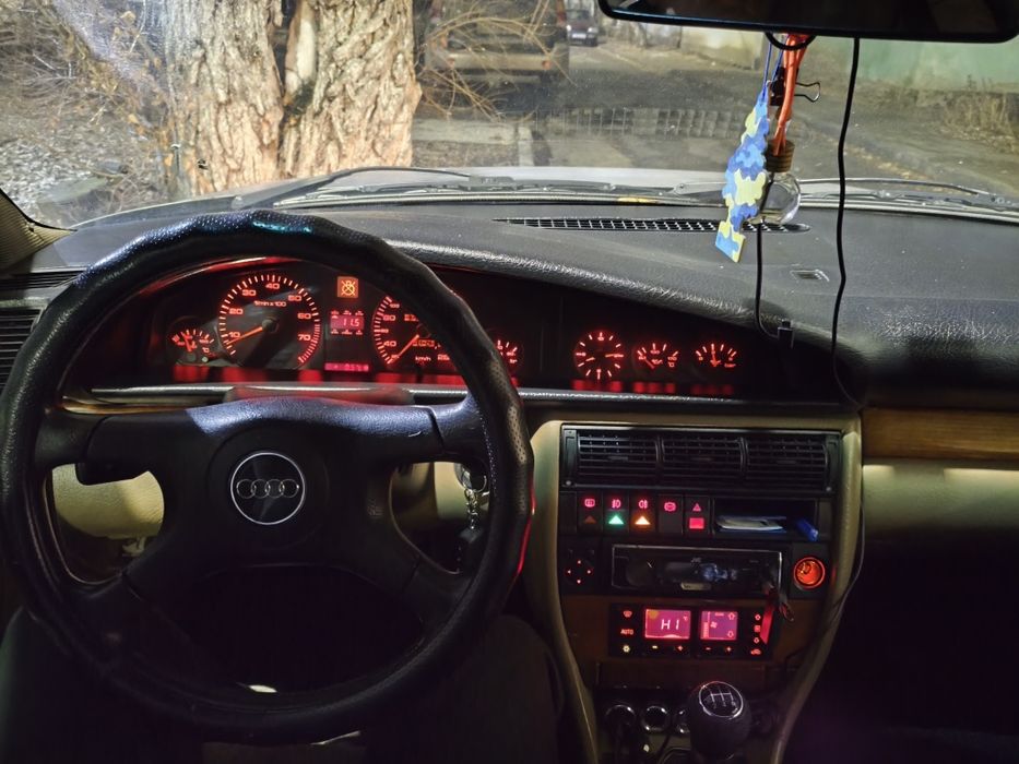 Продам Ауди 100 с4