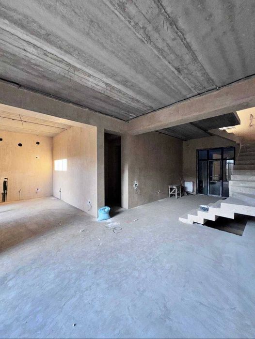 Тутзор махалля Евро дом  1,9 сотки 275 м² 4 комнат 2 этажа