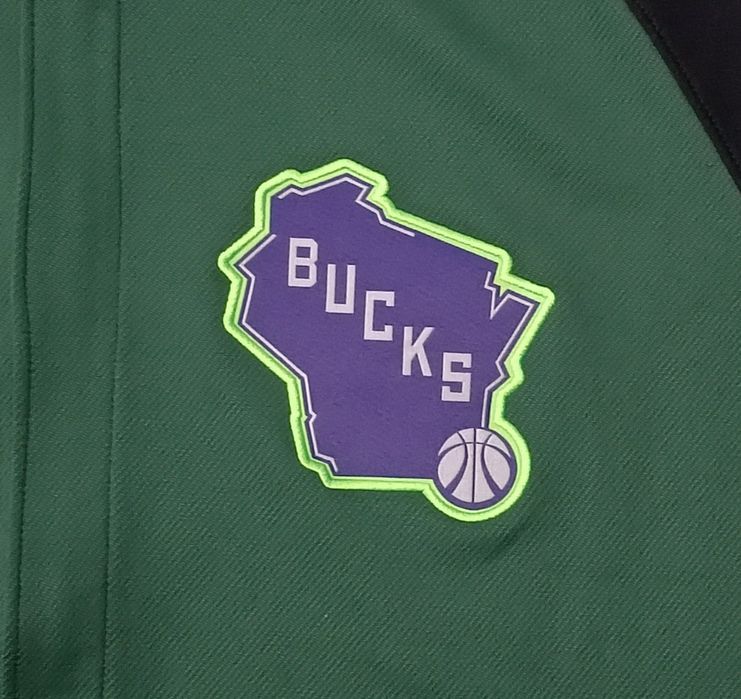 Nike DRI-FIT NBA Milwaukee Bucks Therma Sweatshirt горнище L Найк
