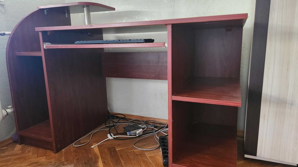 Продавам Офис Бюро