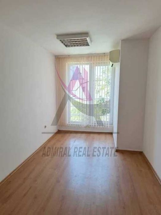Офис под наем в Идеален център