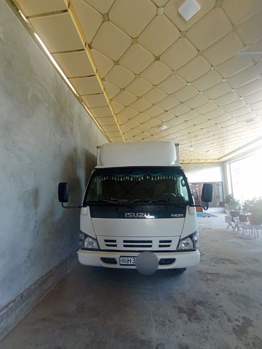 Isuzu yili 2015 moshin holati yaxshi
