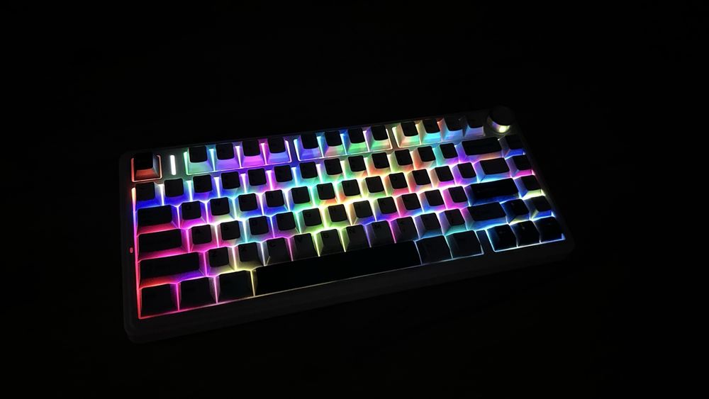 Наушники и мышь Logitech, механическая клавиатура