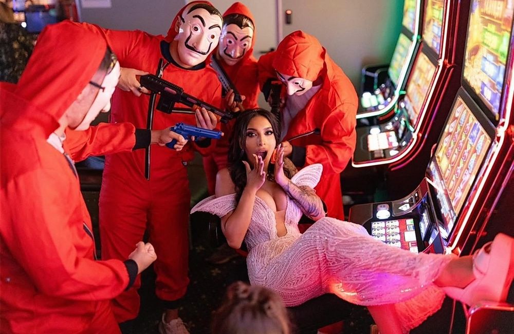 Program artistic Furatul Miresei - ARABI/Talibani - Casa De Papel