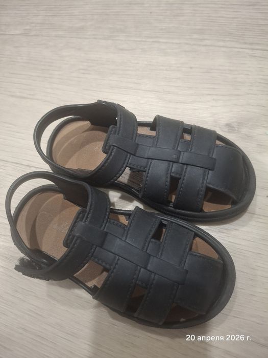 Отдам сандали на мальчика (4-5лет)