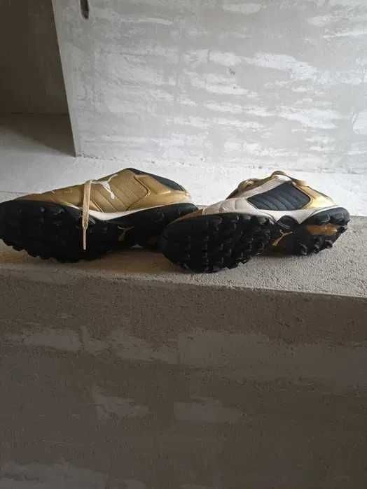 Vând ghete fotbal Puma