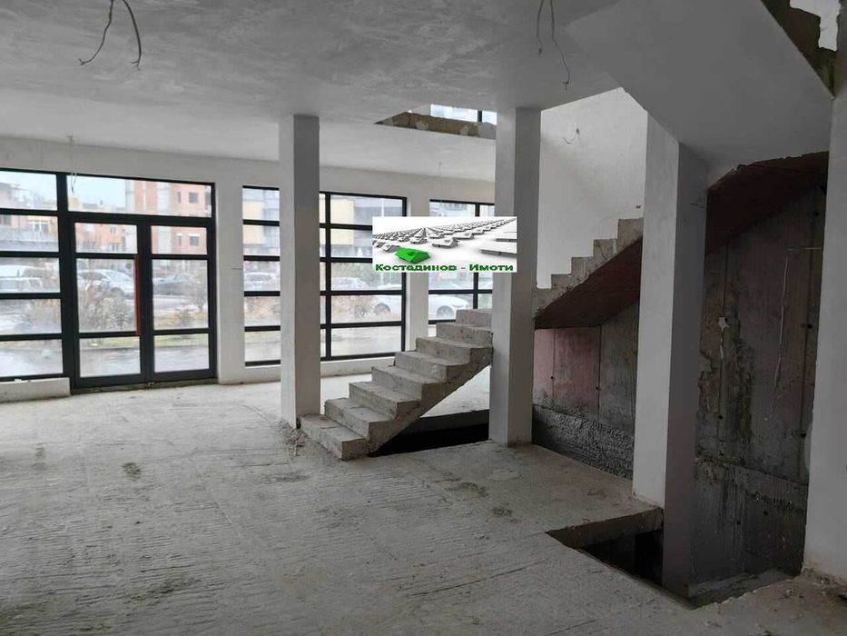 Дава се под наем Магазин в Пловдив, Христо Смирненски - 1237 кв.м за 8659 € - Снимка #4