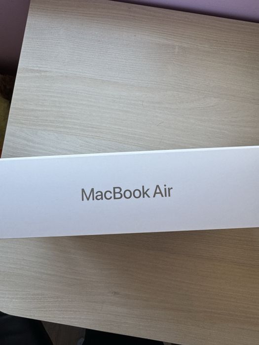 Apple MacBook Air 13" M5 (2026) /CPU 10/GPU 8/ Гаранция до 26.05.2028